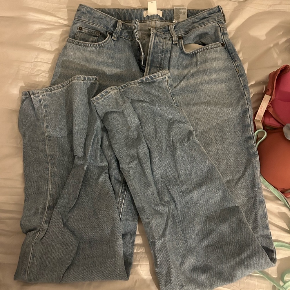 H&M high waist straight leg jeAns